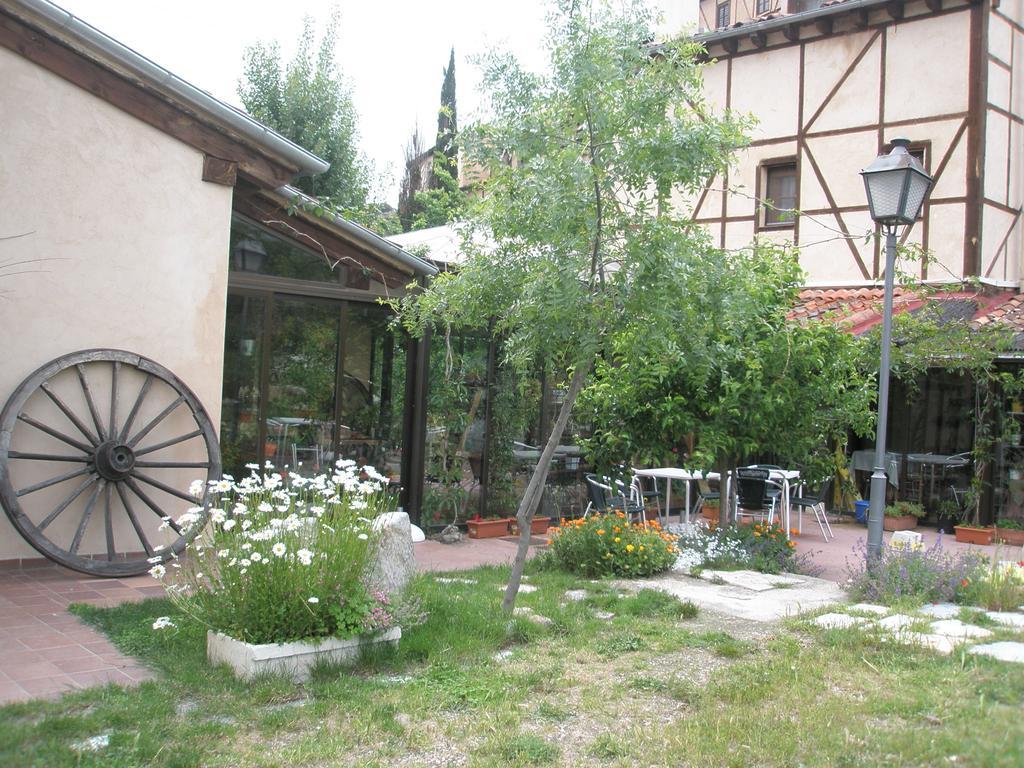 Отель La Huerta De San Lorenzo Сеговия Экстерьер фото